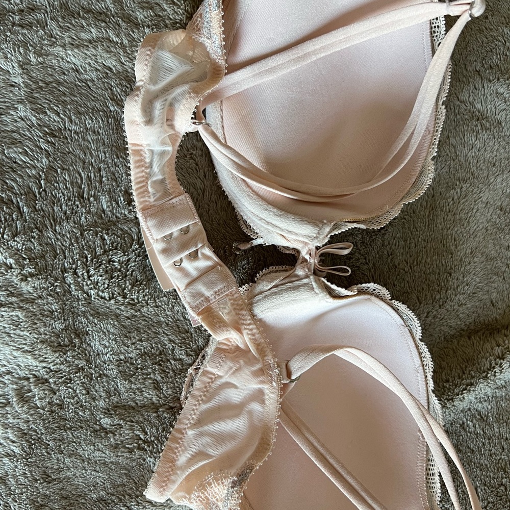 Victoria’s Secret very sexy bra - Picture 6 of 8